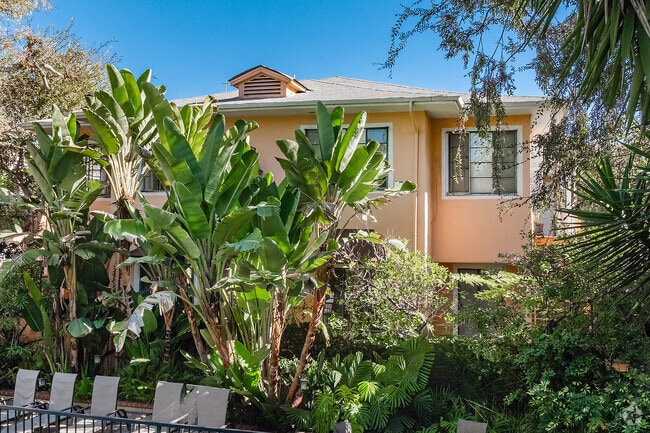 Photo - 1260-1264 N Hayworth Ave