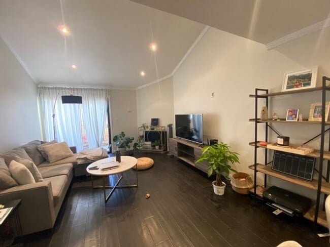 Photo - 620 W Hyde Park Blvd Condo Unit 313