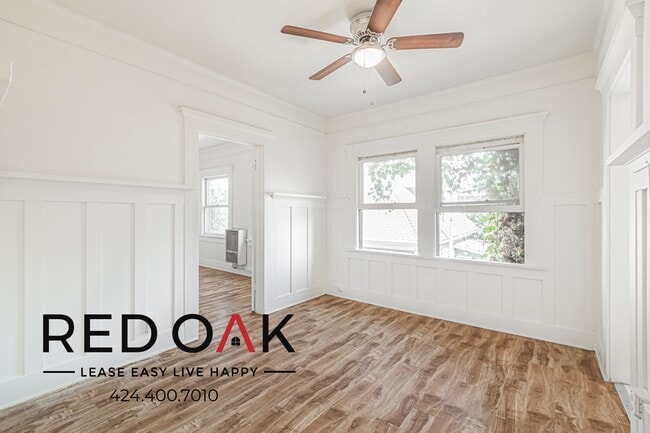 Photo - 1026 W 22nd St Unit 11