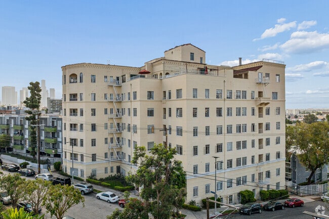 Building Photo - Chateau Nob Hill Apartments