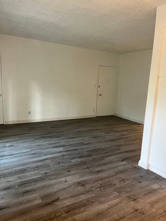 Photo - 537 S El Molino Ave Unit 22