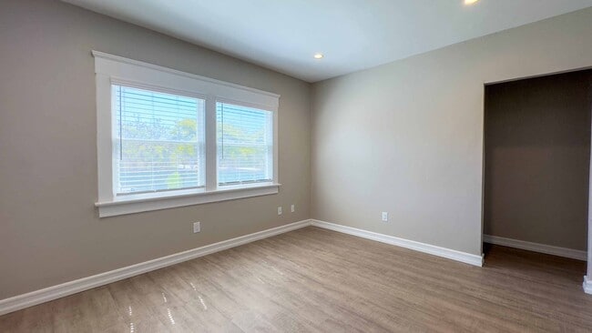 Photo - DL Georgia Unit 4340