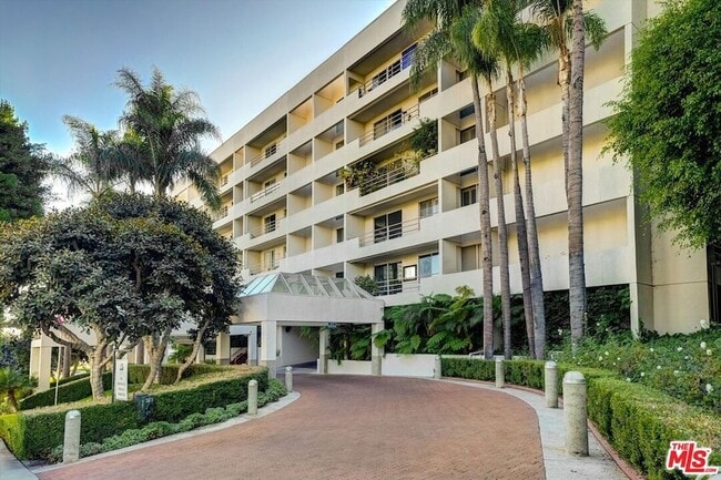 Photo - 1131 Alta Loma Rd