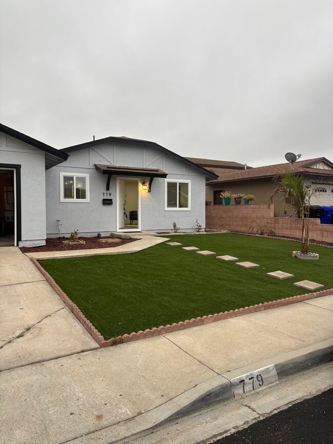 Building Photo - Remodeled 3 bedroom with PAID solar Rental