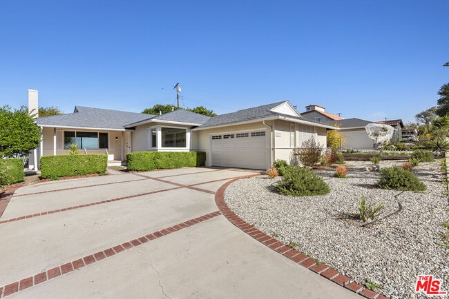 Building Photo - 5437 Manitowac Dr