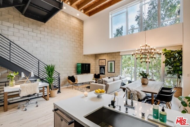 Photo - 3450 Cahuenga Blvd Unit 101