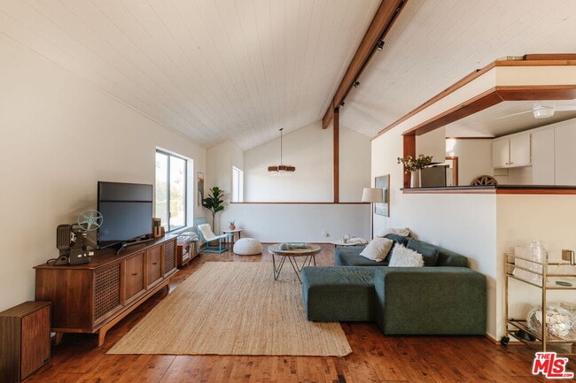 Photo - 4450 Alla Rd