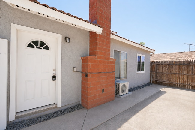 Building Photo - 12549 Lasselle St Unit 2