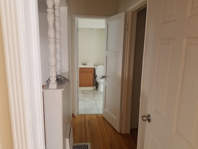 Photo - 729 E Providencia Ave Unit #B