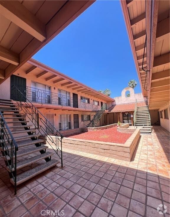 Building Photo - 2102 S Pacific Ave Rental