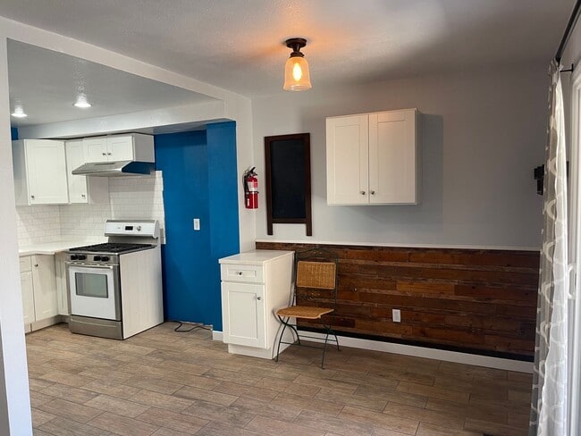 Photo - Secluded 2b/2.5b condo in Oxnard