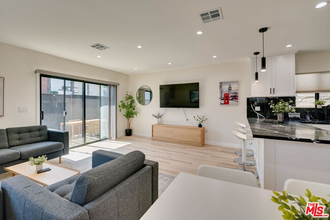 Photo - 918 N San Vicente Blvd Unit B