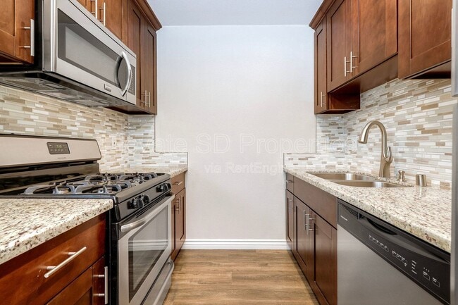 Building Photo - 2727 1/2 G Street