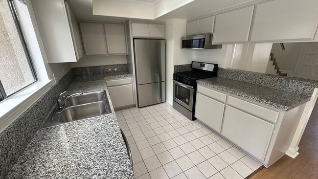 Photo - 2424 Santa Ana Ave