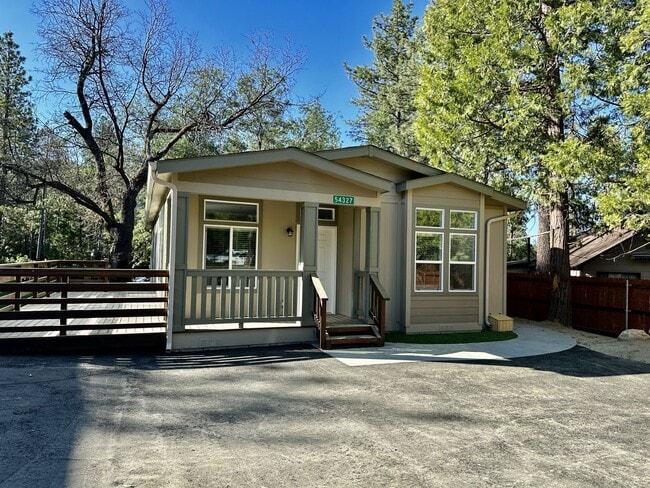 Brand New in town 3 bedroom - Brand New in town 3 bedroom House