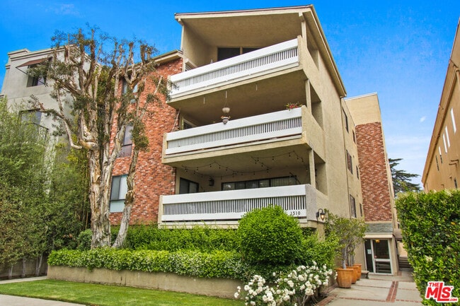 Photo - 1310 S Roxbury Dr Condo Unit 102