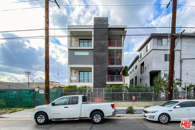 Photo - 747 Lillian Way Unit 3