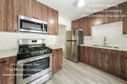 Photo - 1762 Robinson Ave