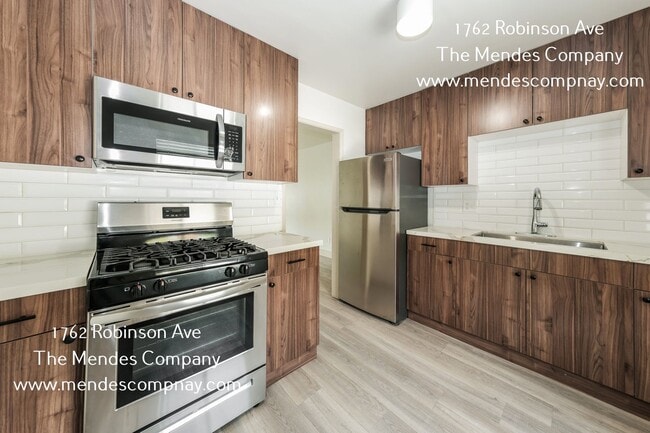 Photo - 1762 Robinson Ave