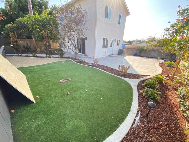 Photo - 4BD/2BA, Private Yard!!