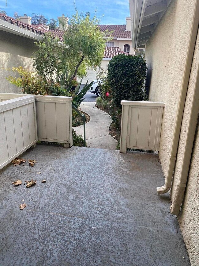 Photo - 5533 Spanish Oak Ln Unit B