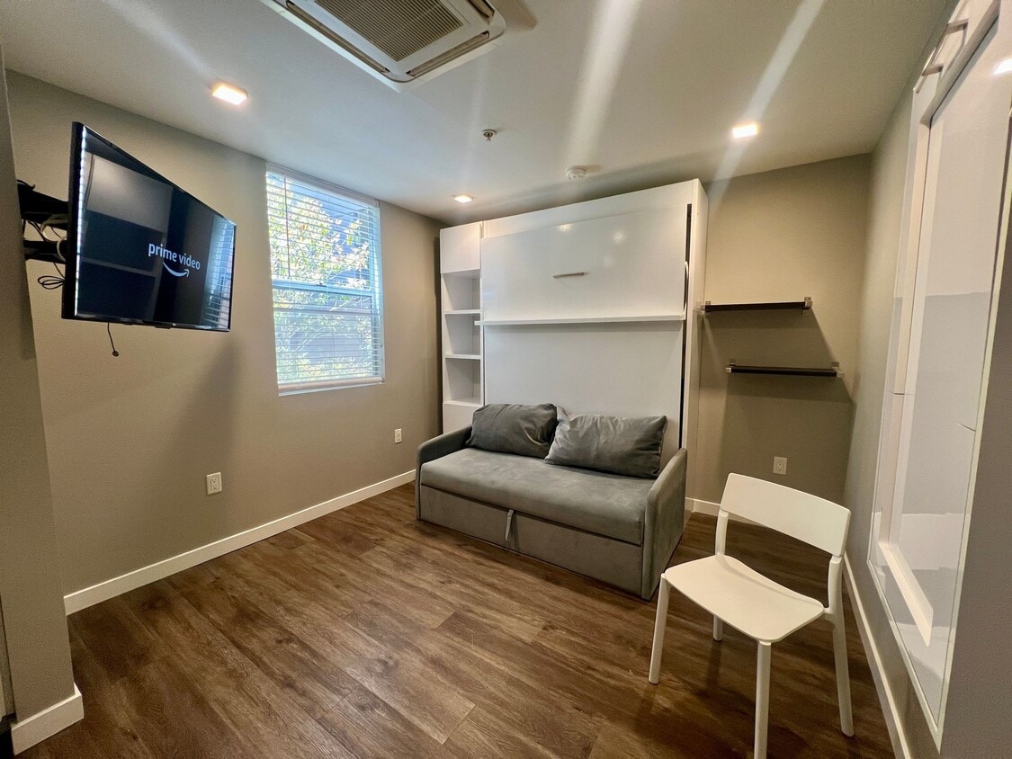 Floor Plan - 434-203/303/403