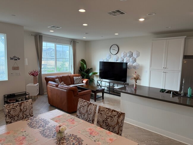 Building Photo - 4096 E Peony Paseo Unit #23