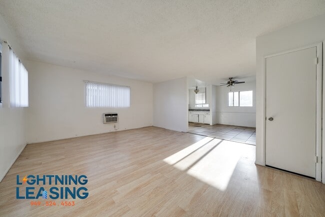 Photo - 6927 Whitsett Ave Condo Unit 6D