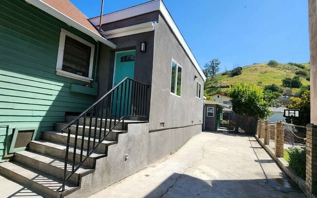 Photo - 2912 1/2 Lincoln Park Avenue, 1/2 Unit 1/2