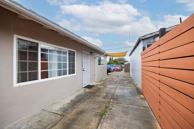 Photo - Remodeled spacious 2 bedroom, 1 bathroom unit now available!