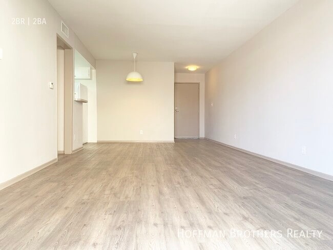 Photo - 3132 Bagley Ave Unit 209