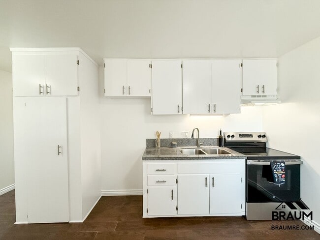 Photo - 15634 Leadwell St Apartment Unit 12