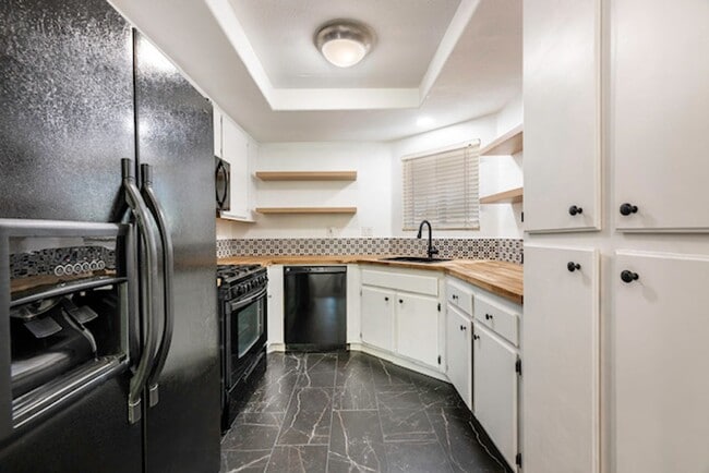 Photo - Upper 2 Bedroom, 2 Bath in Rancho Santa Margarita with Garage and Parking, be Home by New Years! Unit 172