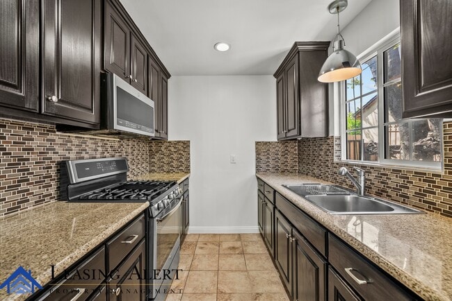 Photo - 7800 Lindley Ave