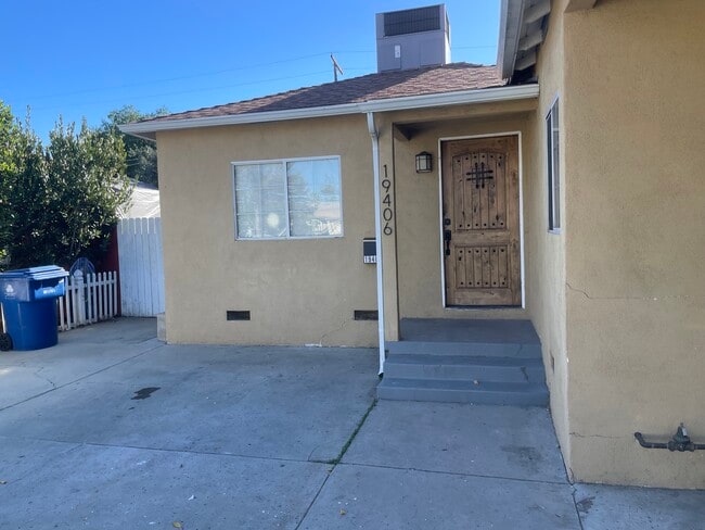 Photo - 19406 Archwood St