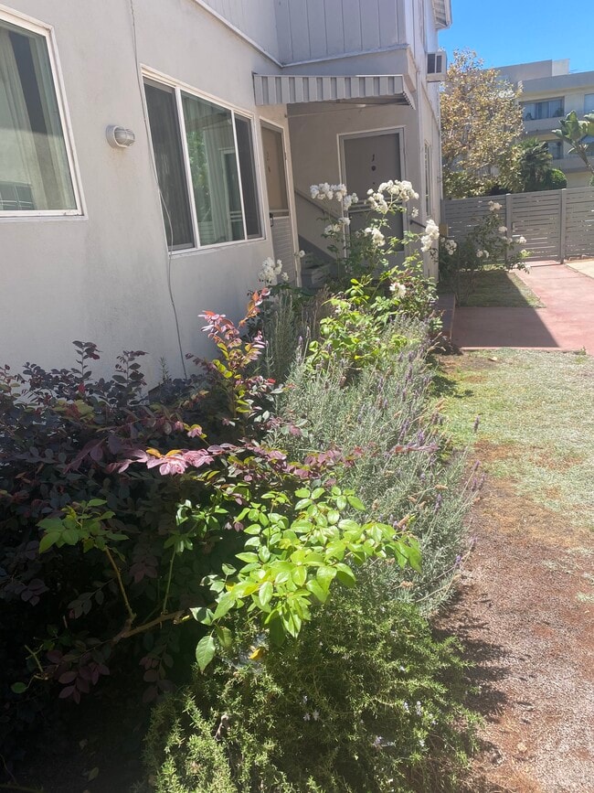 Photo - 128 S Hayworth Ave Unit Hayworth Avenue   #6