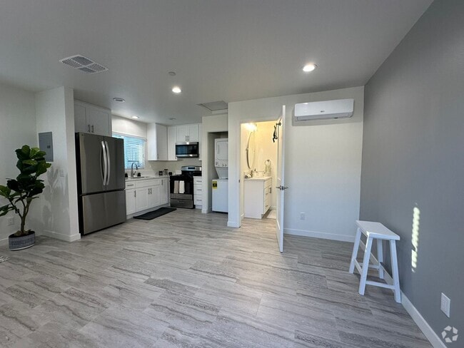 Building Photo - New Orange Studio Unit 1451-D Rental