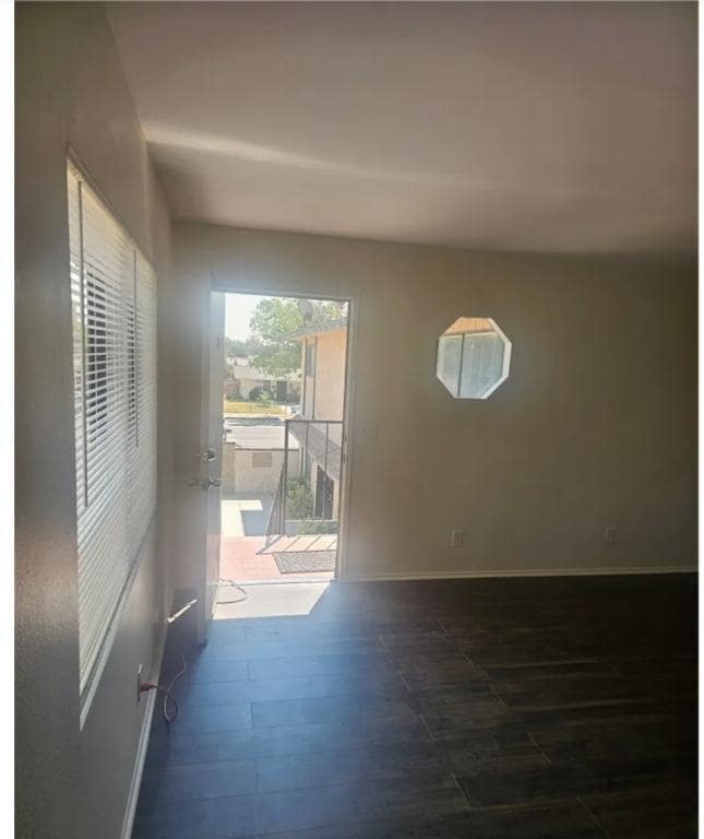 Photo - 45419 10th St W