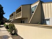 Photo - 3 Bedroom Townhome for Lease in Highly Des...