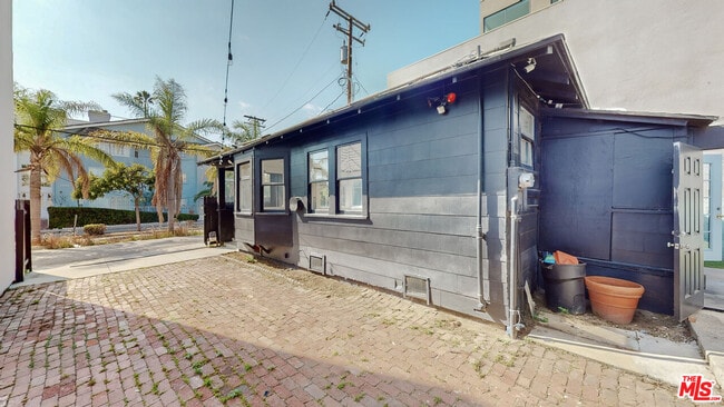 Photo - 2221 Neilson Way House
