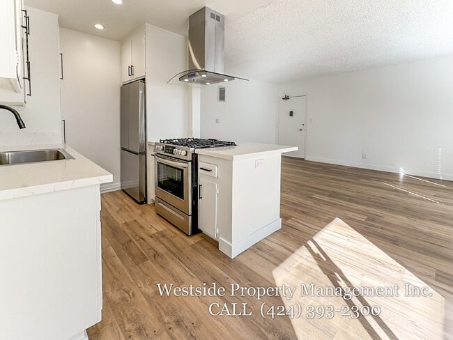 Photo - 4051 Mclaughlin Ave