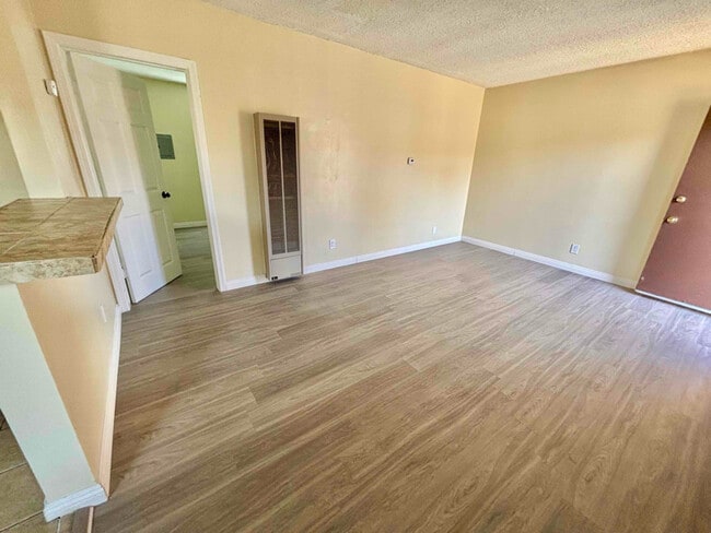 Photo - 810 W Duarte Rd