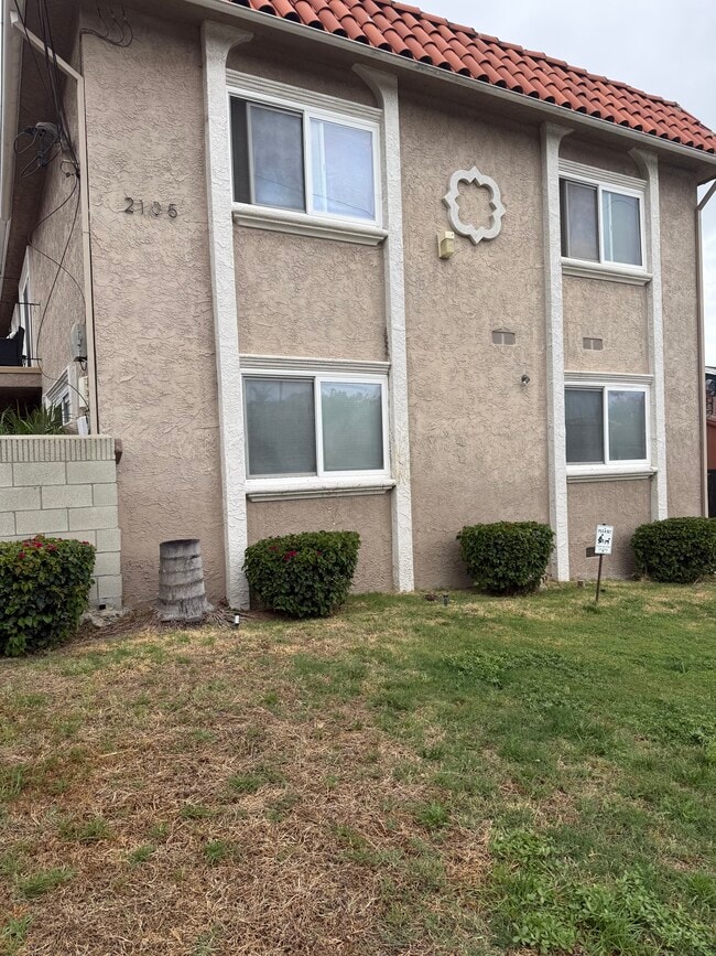 Building Photo - 2105 Speyer Ln Unit B