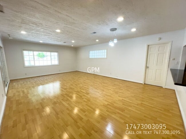 Photo - 3443 Burritt Way