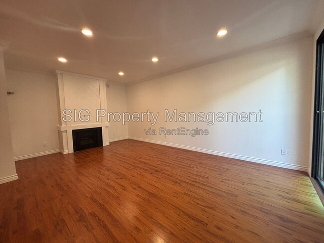 Photo - 3200 Fairesta St Unit Apartment 5