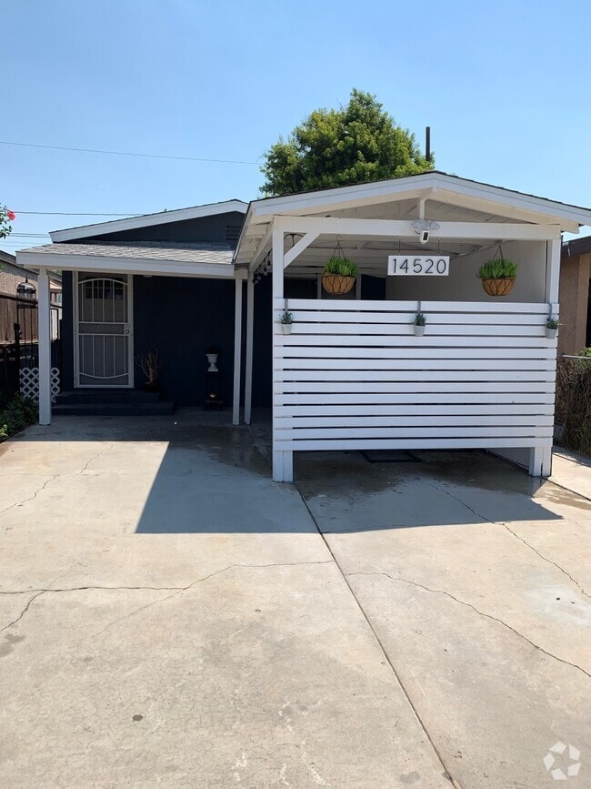 Building Photo - 14520 Pontlavoy Ave Rental