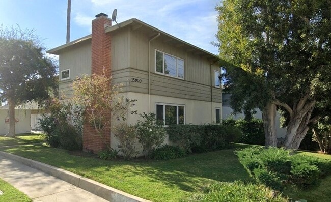 15900 Sunset - 15900 Sunset Apartments
