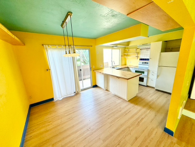 Photo - 7958 Mission Center Ct