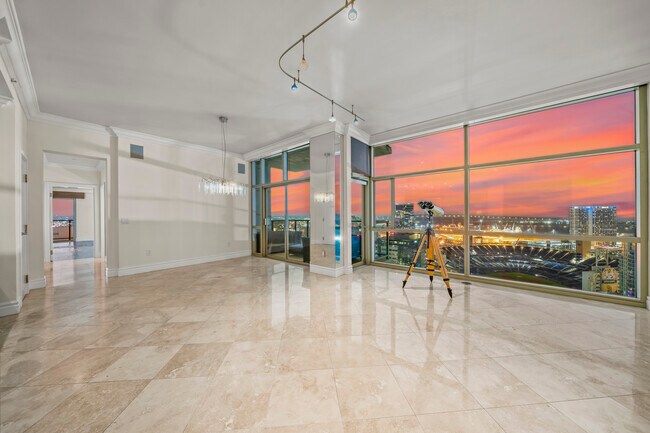 Photo - 800 The Mark Ln Condo Unit 2903