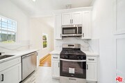 Photo - 451 N Sycamore Ave Condo